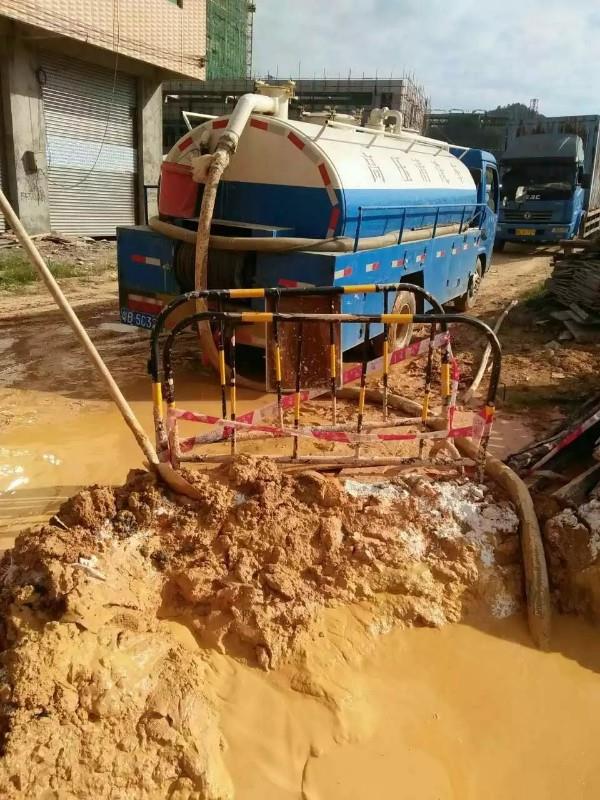 西乡塘工地淤泥清淤