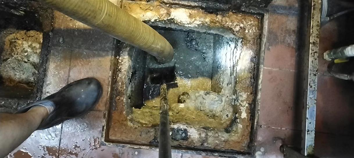 西乡塘化油池清理-污水池清掏