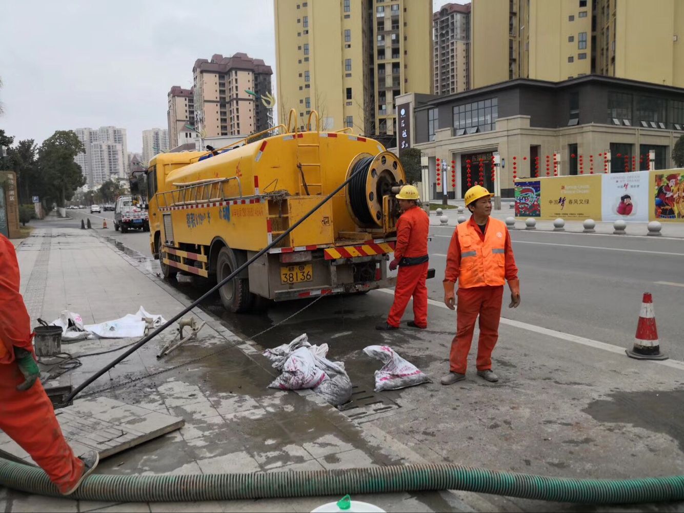 西乡塘排污管道清淤-管道清洗