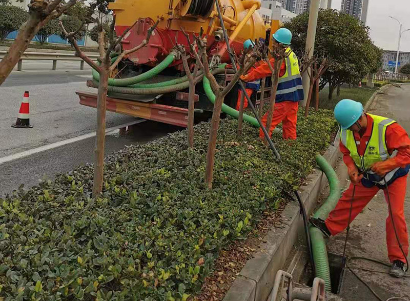 西乡塘市政管道清淤